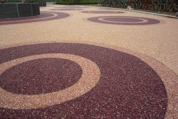陶瓷彩砂颗粒材料做路面地坪实用吗？